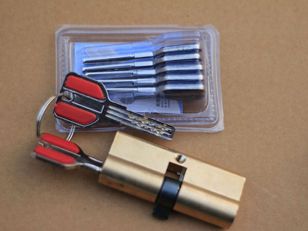 弥勒24小时上门开锁公司